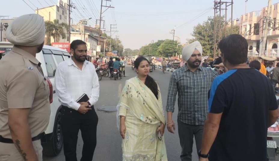 ਦੀਪਜੋਤ ਕੌਰ ਵੱਲੋਂ ਨਵਰਾਤਰਿਆਂ ਸਬੰਧੀ ਸ੍ਰੀ ਕਾਲੀ ਦੇਵੀ ਮੰਦਿਰ ਵਿਖੇ ਸਫ਼ਾਈ ਪ੍ਰਬੰਧਾਂ ਦਾ ਜਾਇਜ਼ਾ